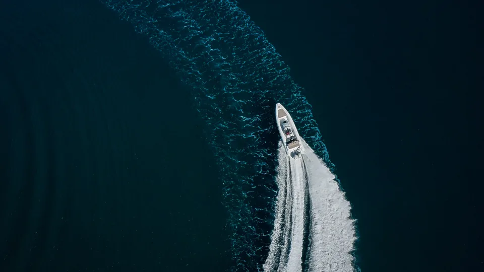 Viper underway - Catalogue